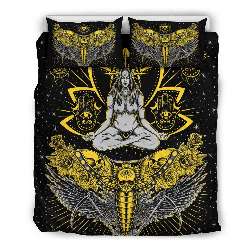 Skull Occult Cyclops Moth Crow Sword 3 Piece Duvet Set Yellow Version