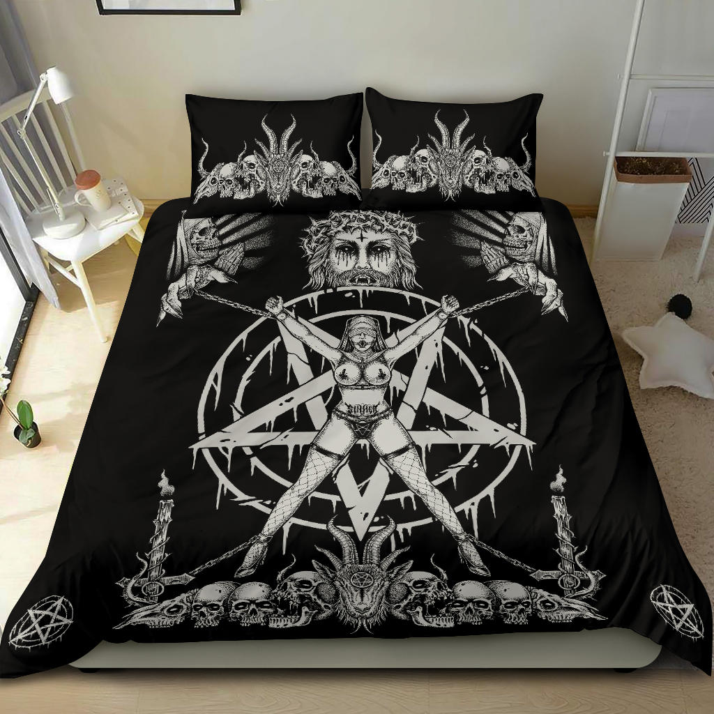 Skull Satanic Pentagram Demon Chained To Sin And Lovin It Part 2 -3 Piece Duvet Set Black And White